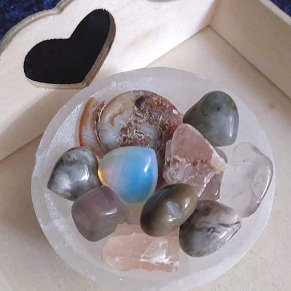 ☯️ Ammonite Shell BowL ✨CrAZy AGaTe MiNi PuFF Heart ✨Selenite ChiP CRYSTAL BoWL - Picture 3 of 10